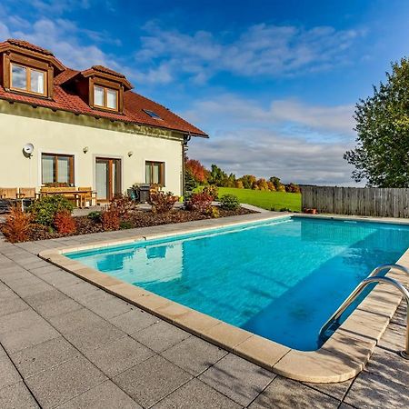 Apartman Nahore Vacov Экстерьер фото