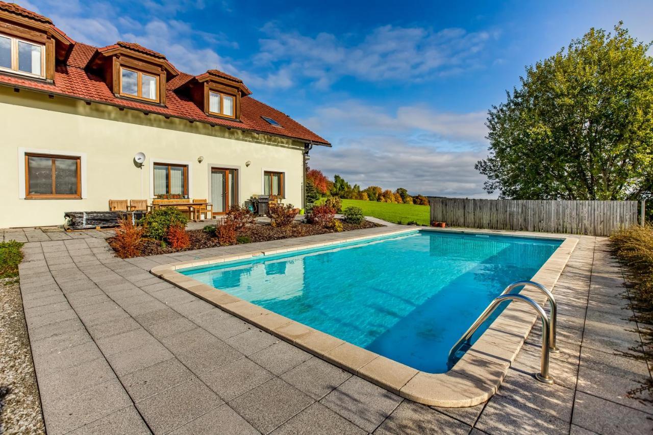 Apartman Nahore Vacov Экстерьер фото